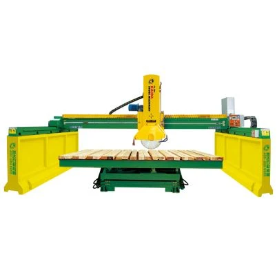 Brugsnijmachine met vier geleidepilaren
